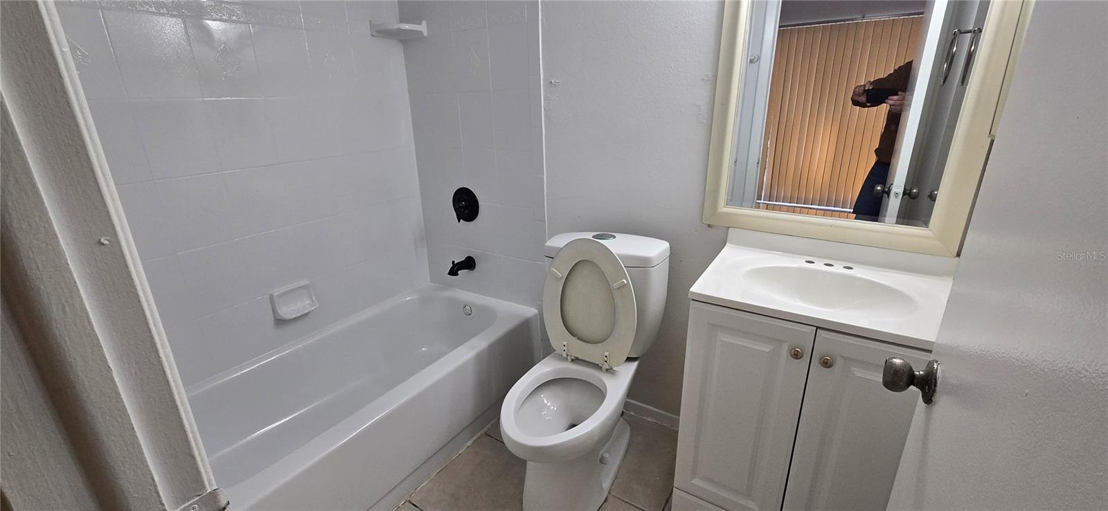 WATERSIDE CONDO I - Residential Lease