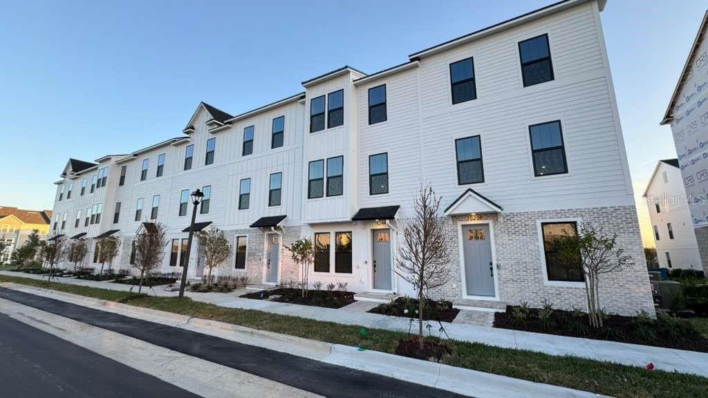 PARKVIEW AT HAMLIN - Residential Lease