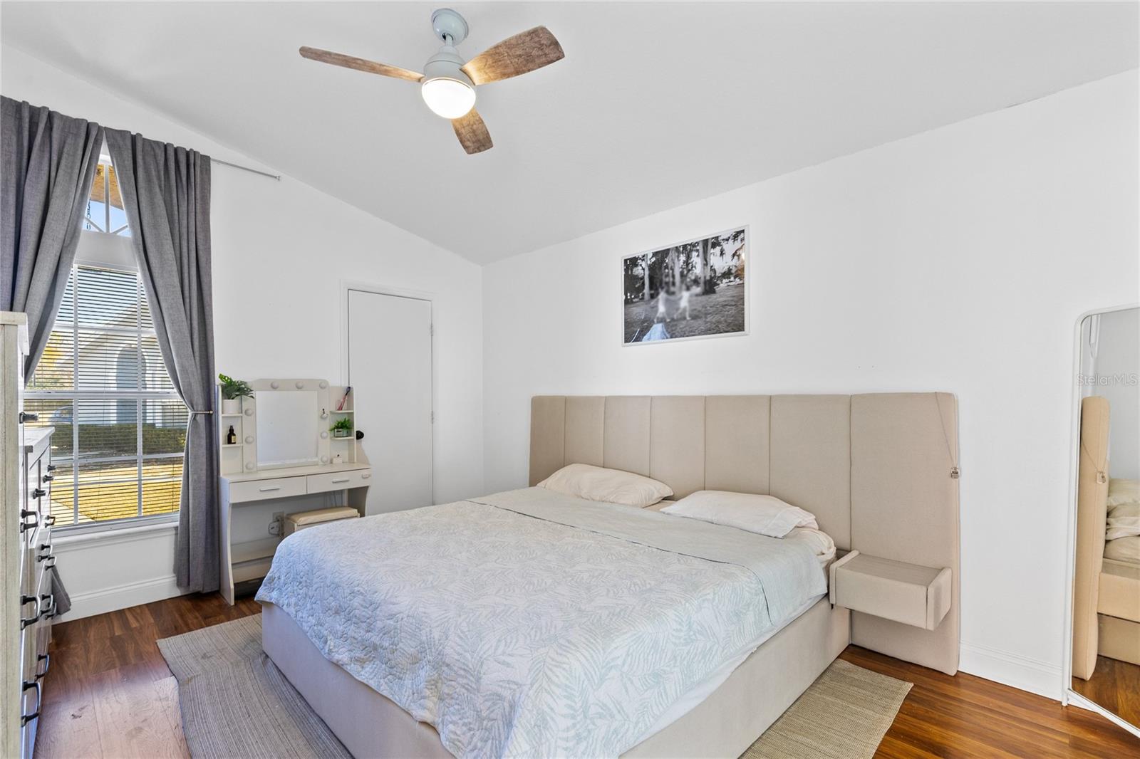 SEASONS THE - Residential