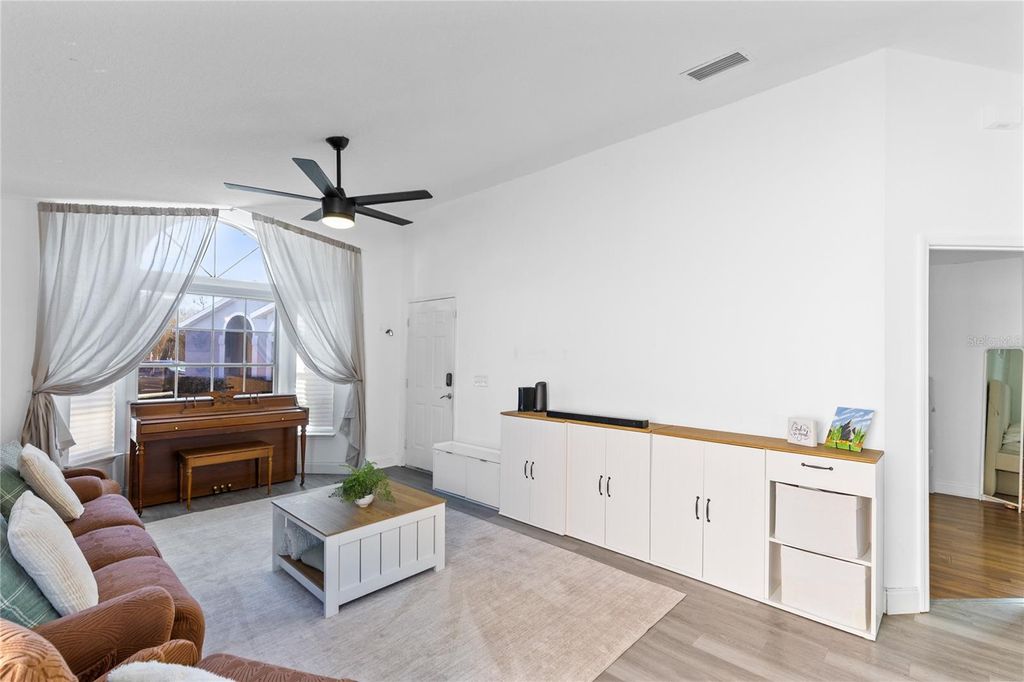 Photo of 421 Horizon Drive, Winter Springs, FL 32708 (MLS # O6384932)