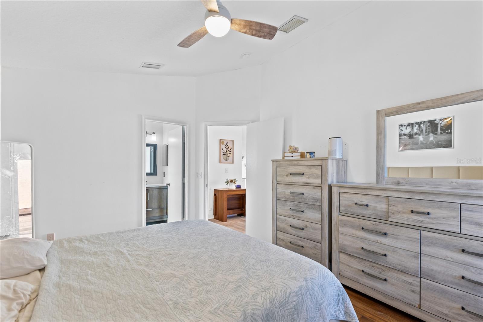 SEASONS THE - Residential