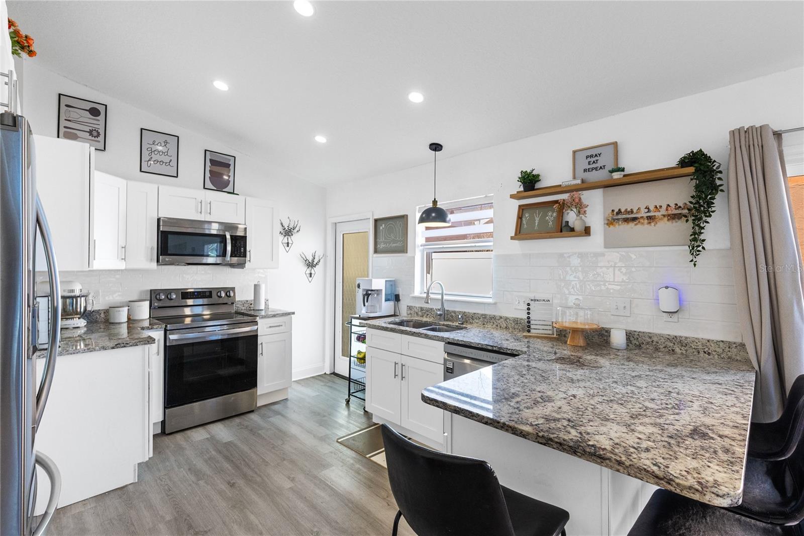 SEASONS THE - Residential