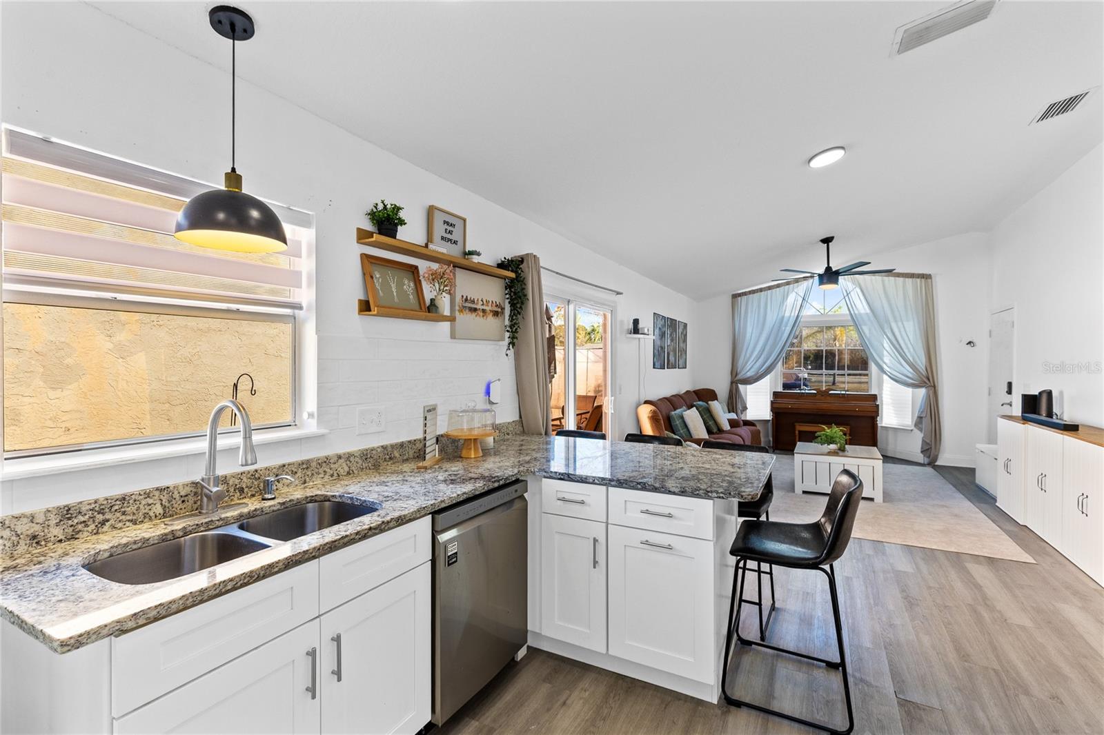 SEASONS THE - Residential