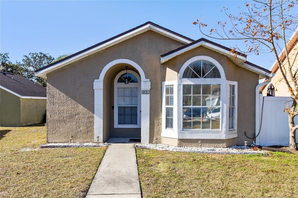 Photo of 421 Horizon Drive, Winter Springs, FL 32708 (MLS # O6384932)