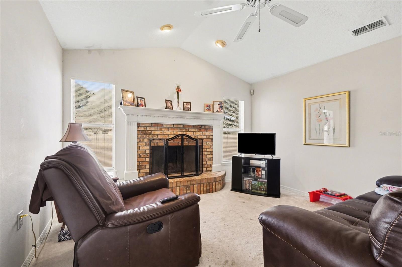 1670 E SPRING RIDGE CIRCLE