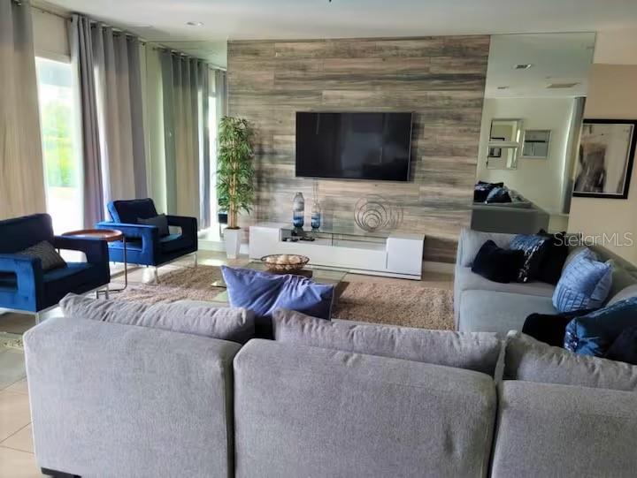 7696 FAIRFAX DRIVE