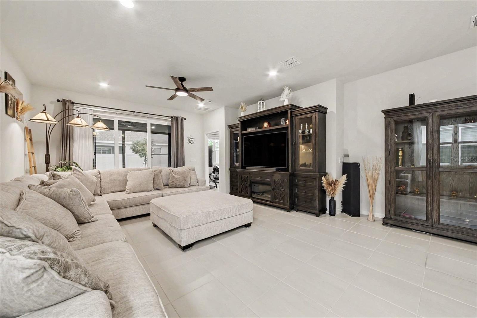 2739 SUMMER RETREAT LANE