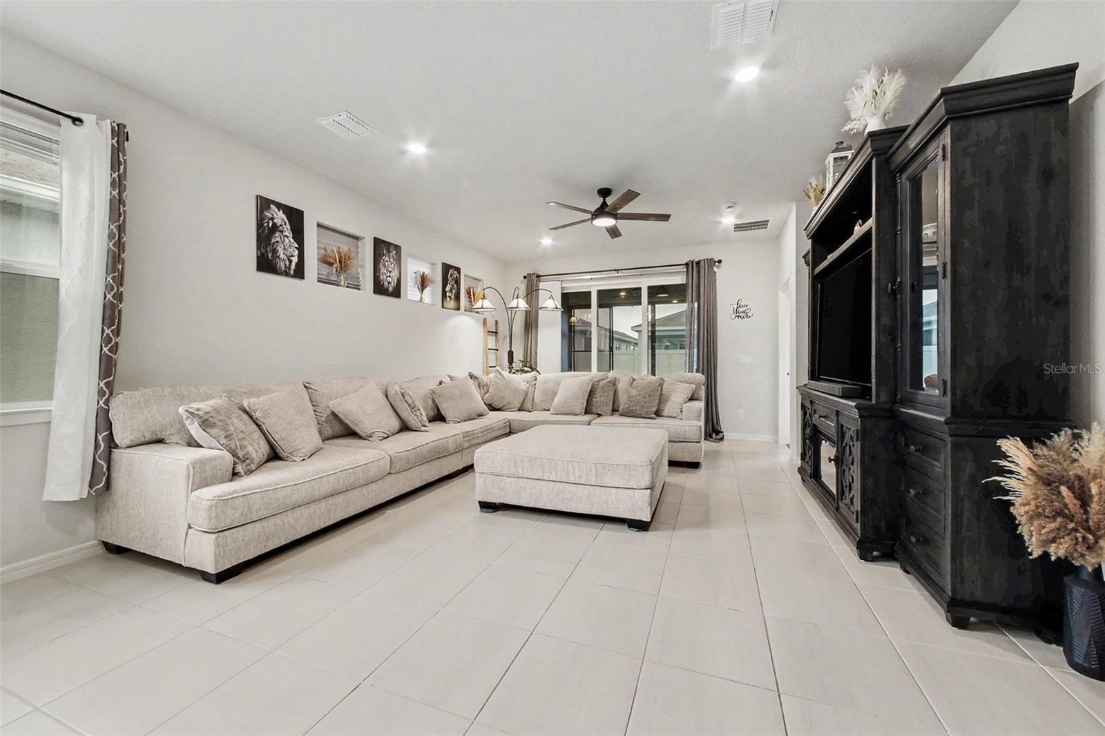 2739 SUMMER RETREAT LANE