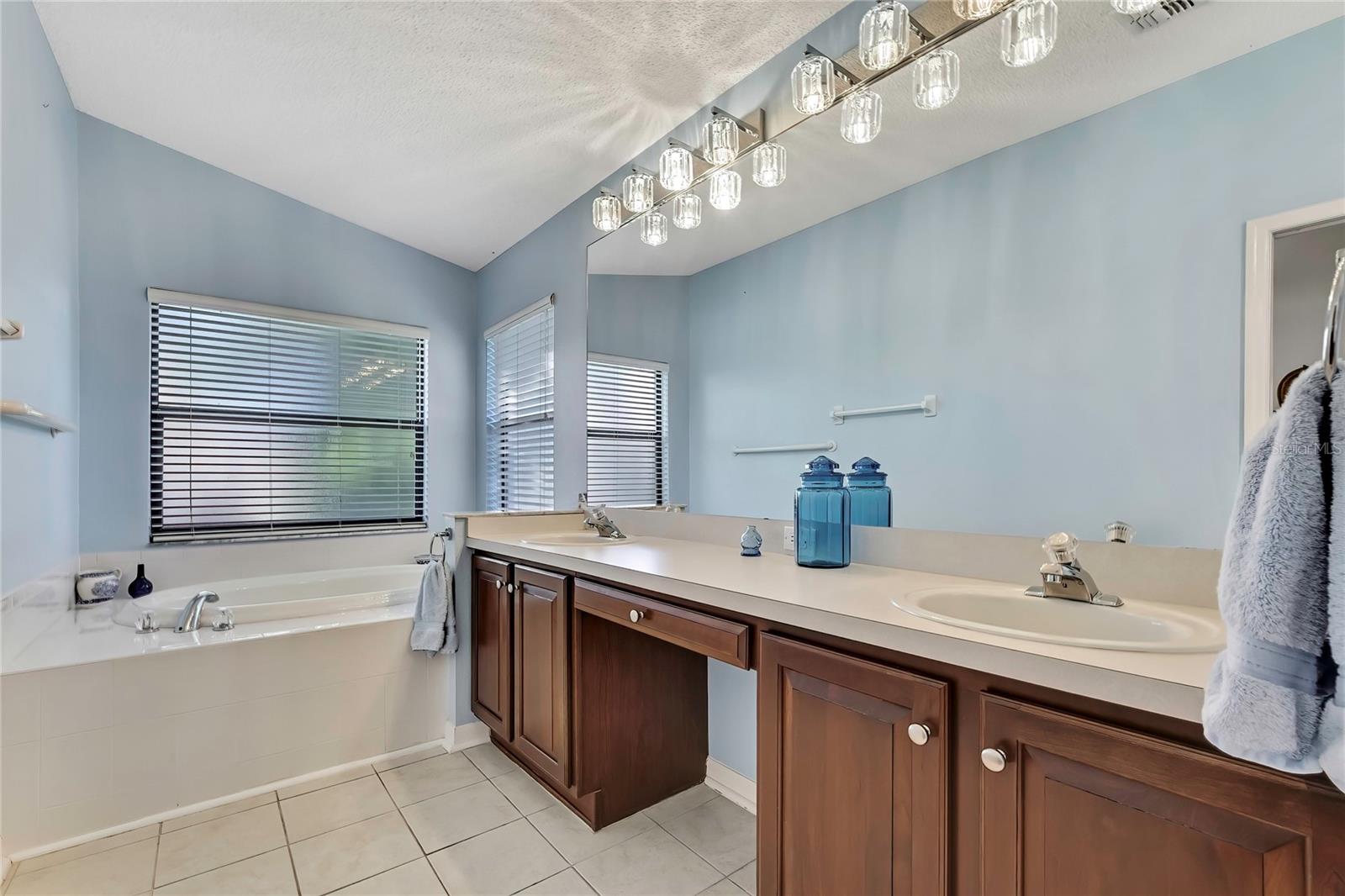 WELLINGTON AT SEVEN HILLS PH 3 - Residential