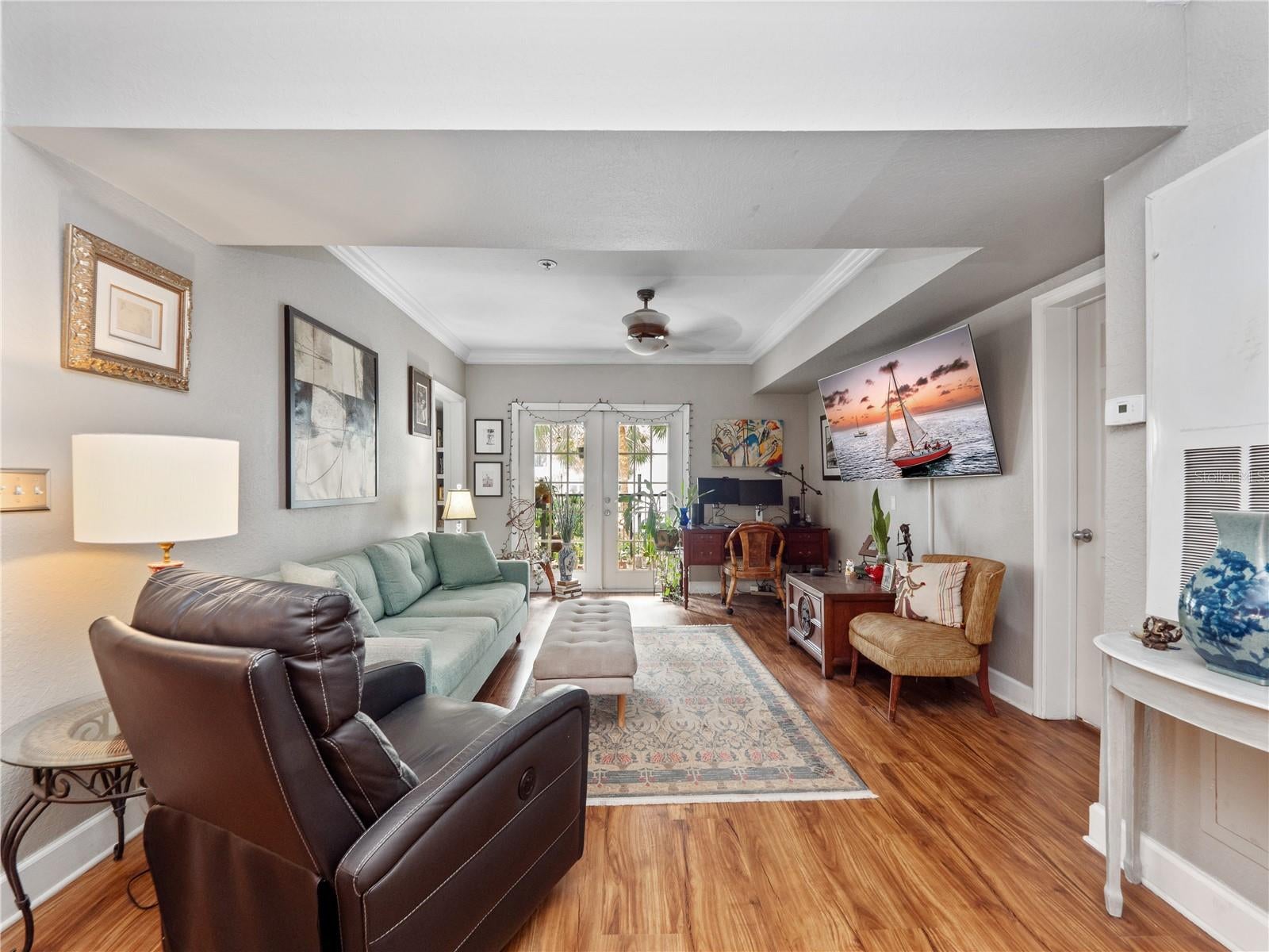 204 E SOUTH STREET 2052