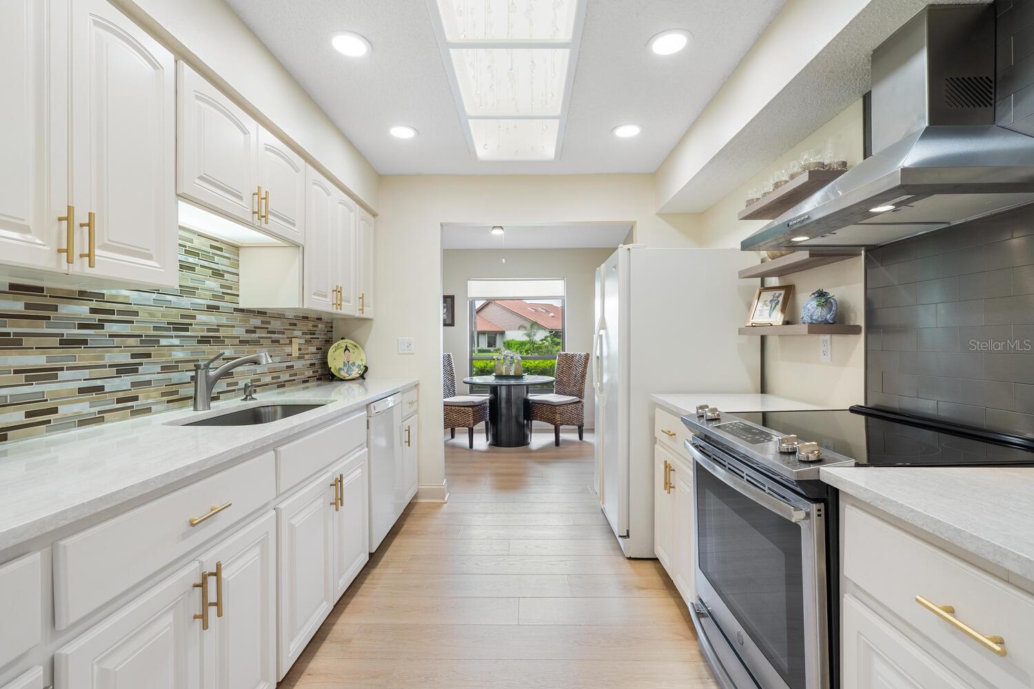 LAKESHORE VILLAGE - Residential