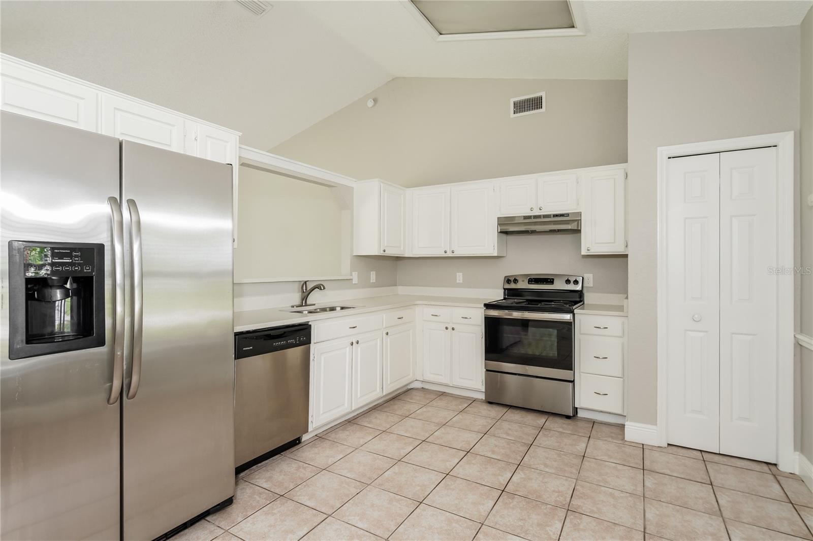 PINE CHASE ESTATES - Residential Lease