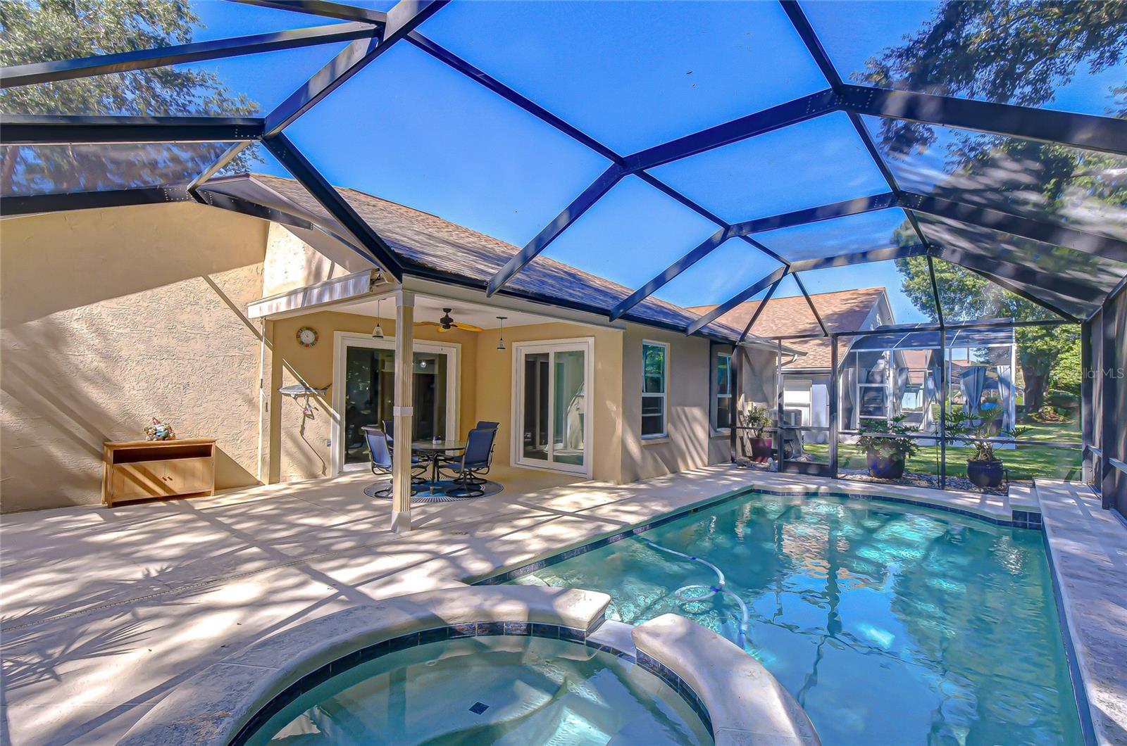 RIVER HILLS COUNTRY CLUB - Residential