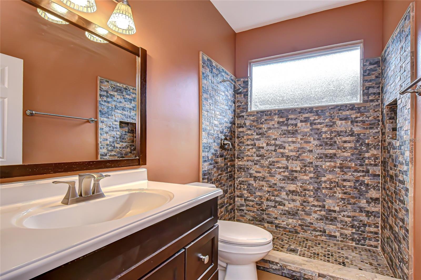 RIVER HILLS COUNTRY CLUB - Residential