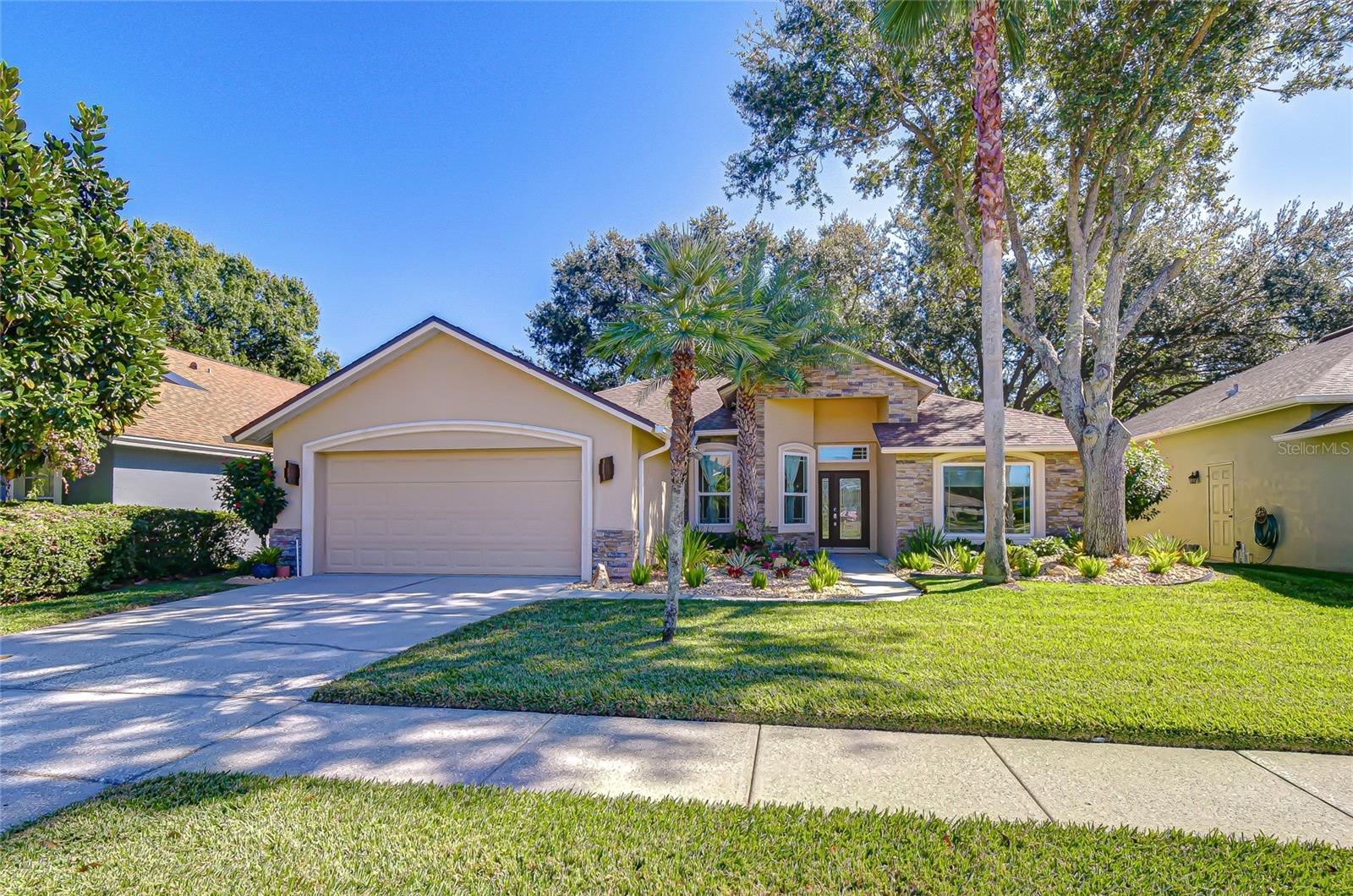 RIVER HILLS COUNTRY CLUB - Residential