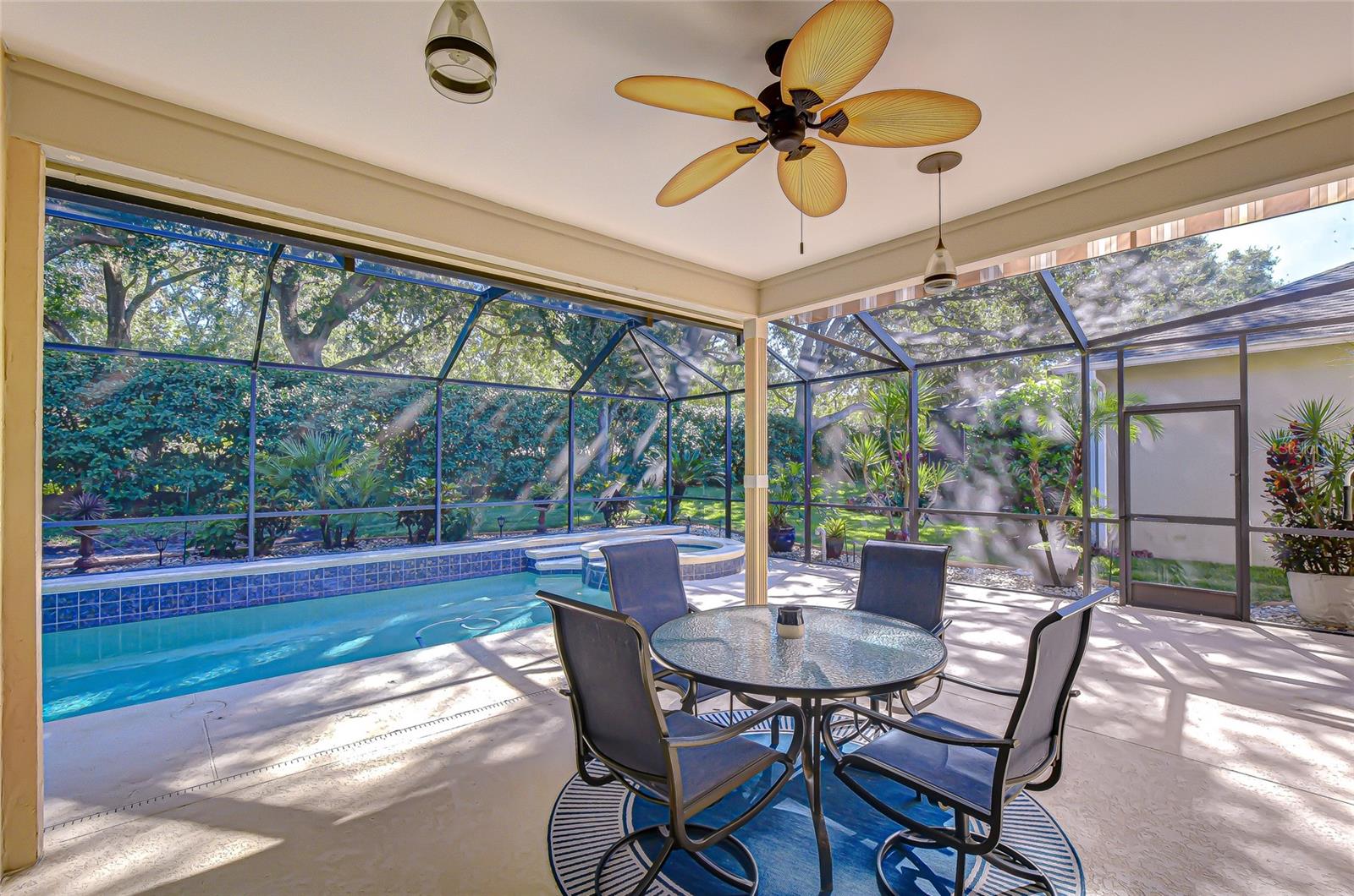 RIVER HILLS COUNTRY CLUB - Residential