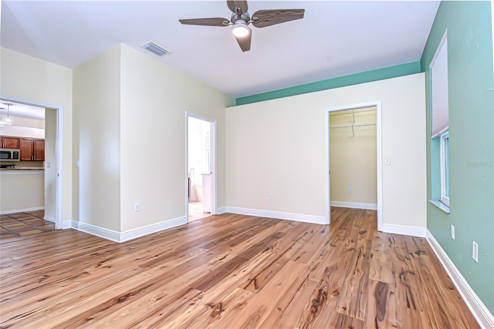 RIVER HILLS COUNTRY CLUB - Residential