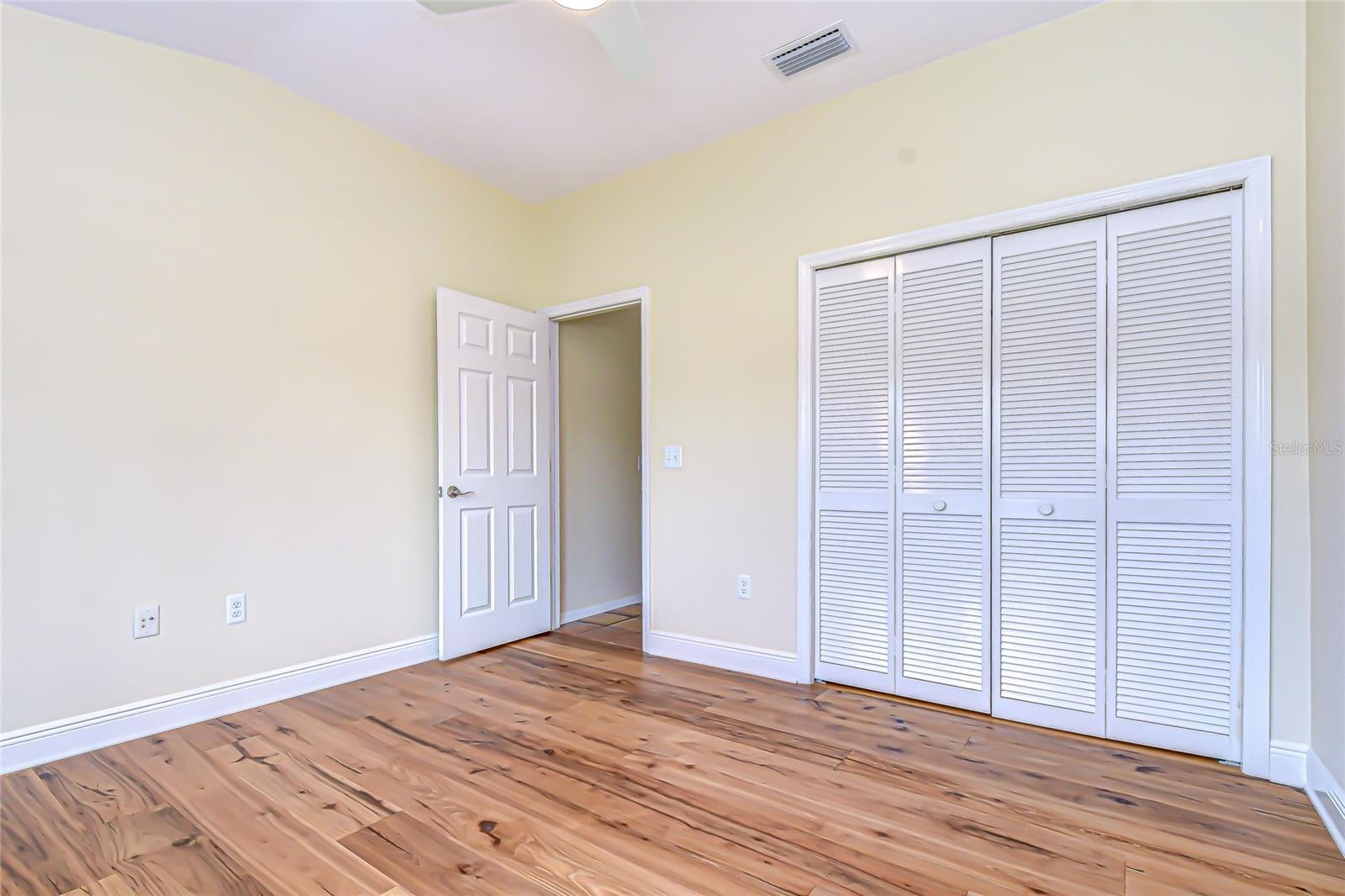 RIVER HILLS COUNTRY CLUB - Residential