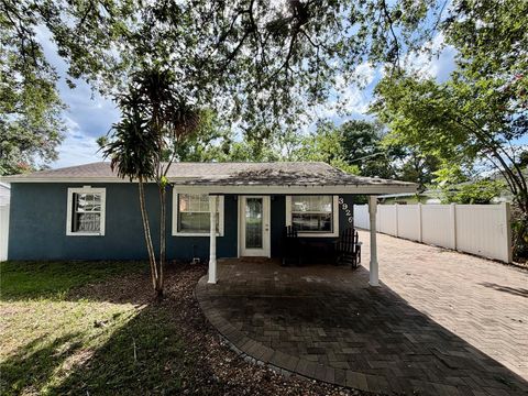 Photo of 3926 W Cherry Street, Tampa, FL 33607 (MLS # TB8531225)