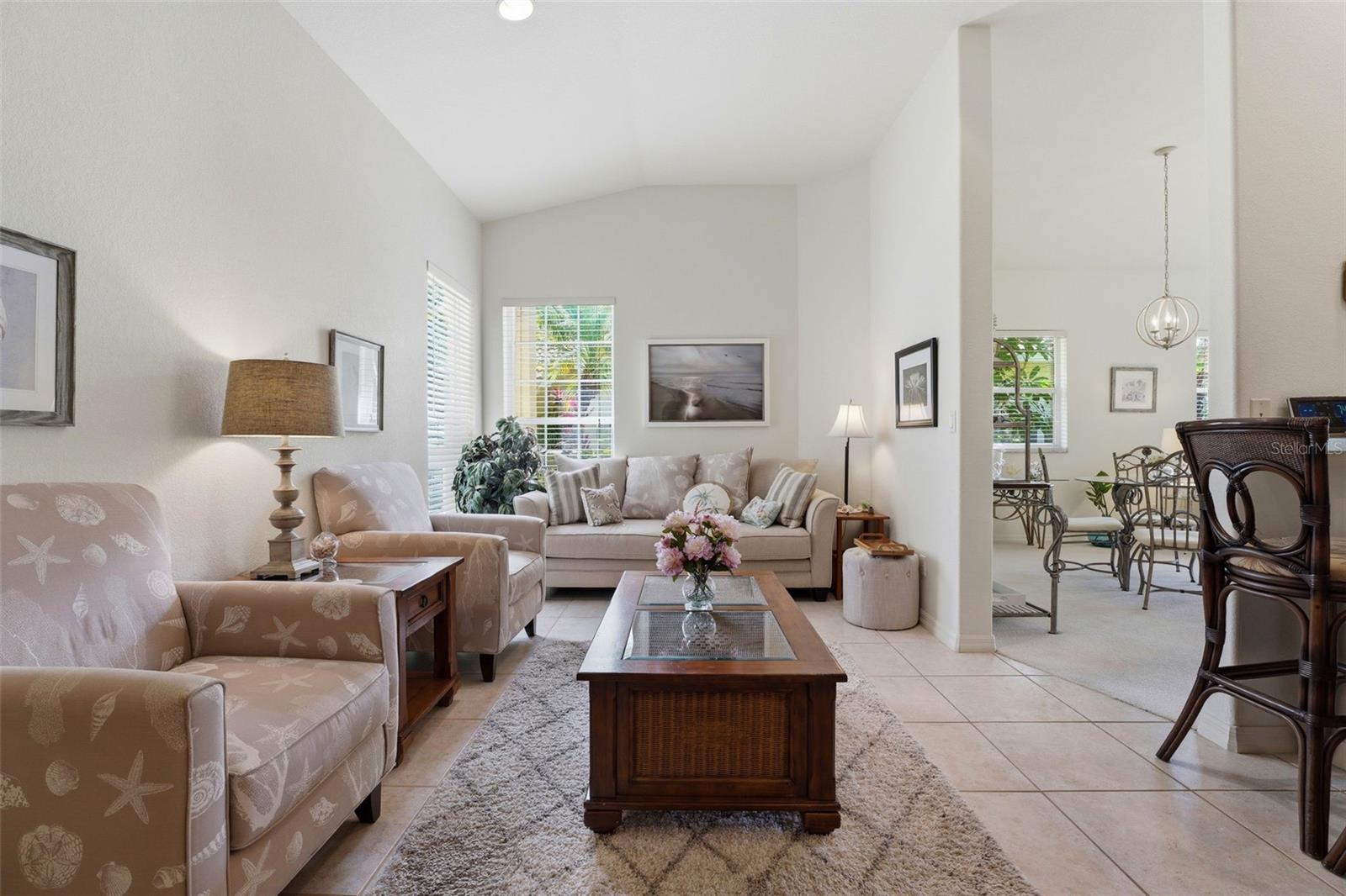 VISTA DEL LAGO - Residential