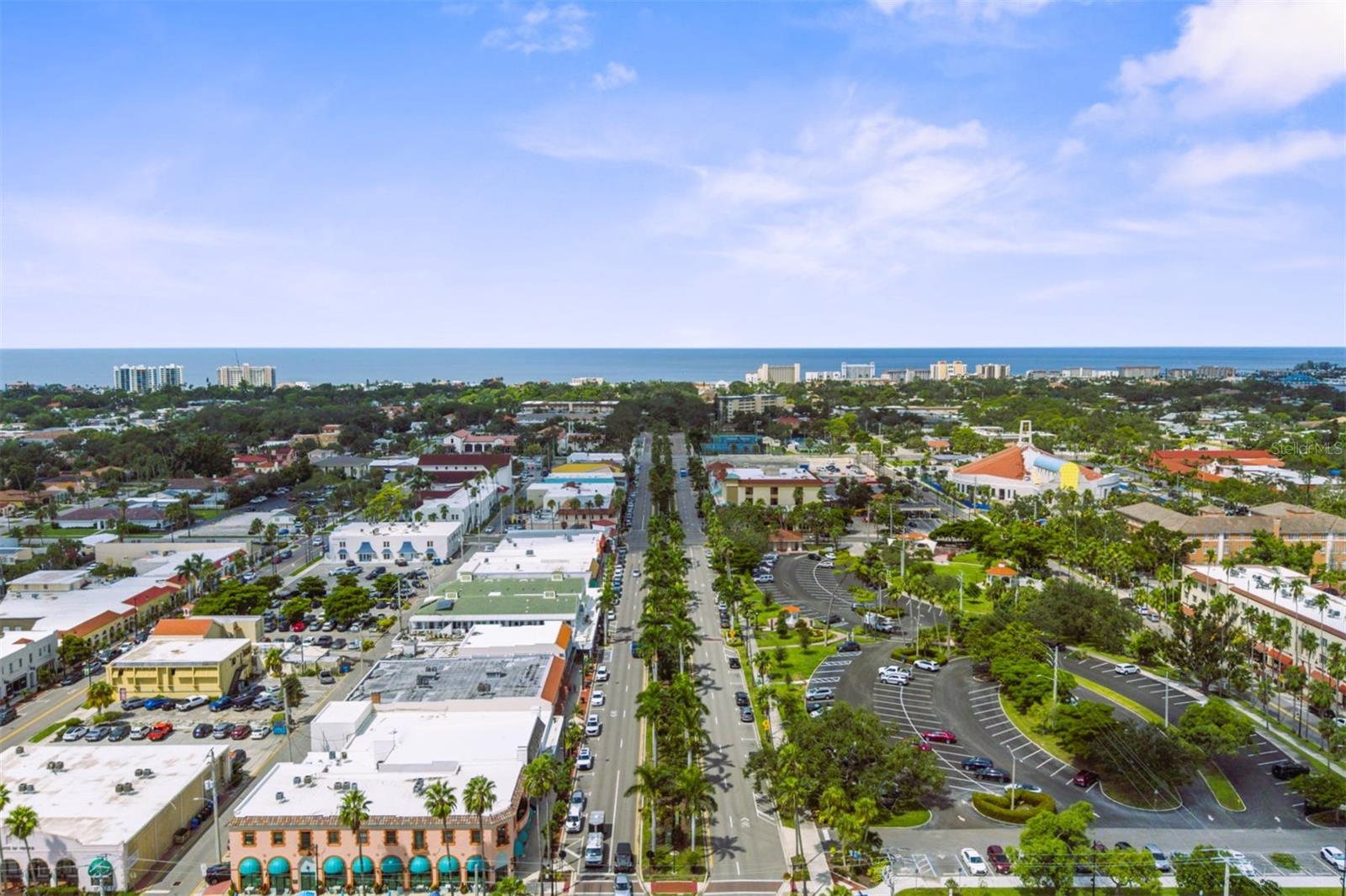 VISTA DEL LAGO - Residential