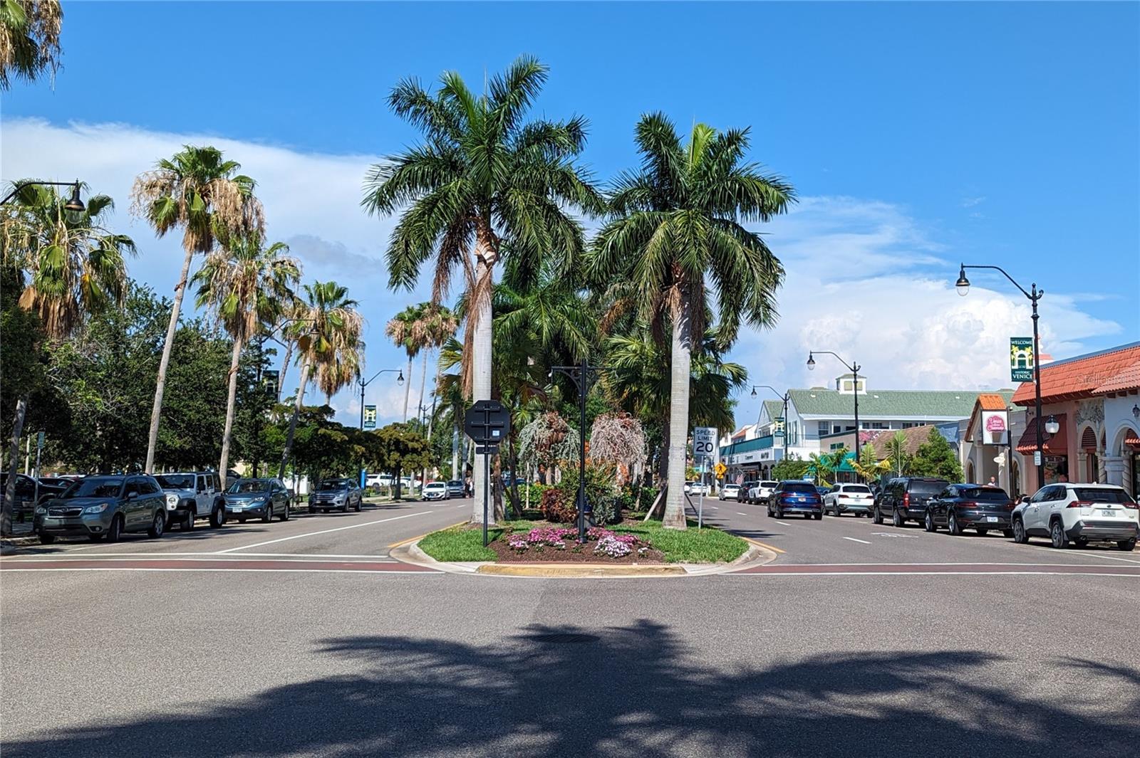 VISTA DEL LAGO - Residential