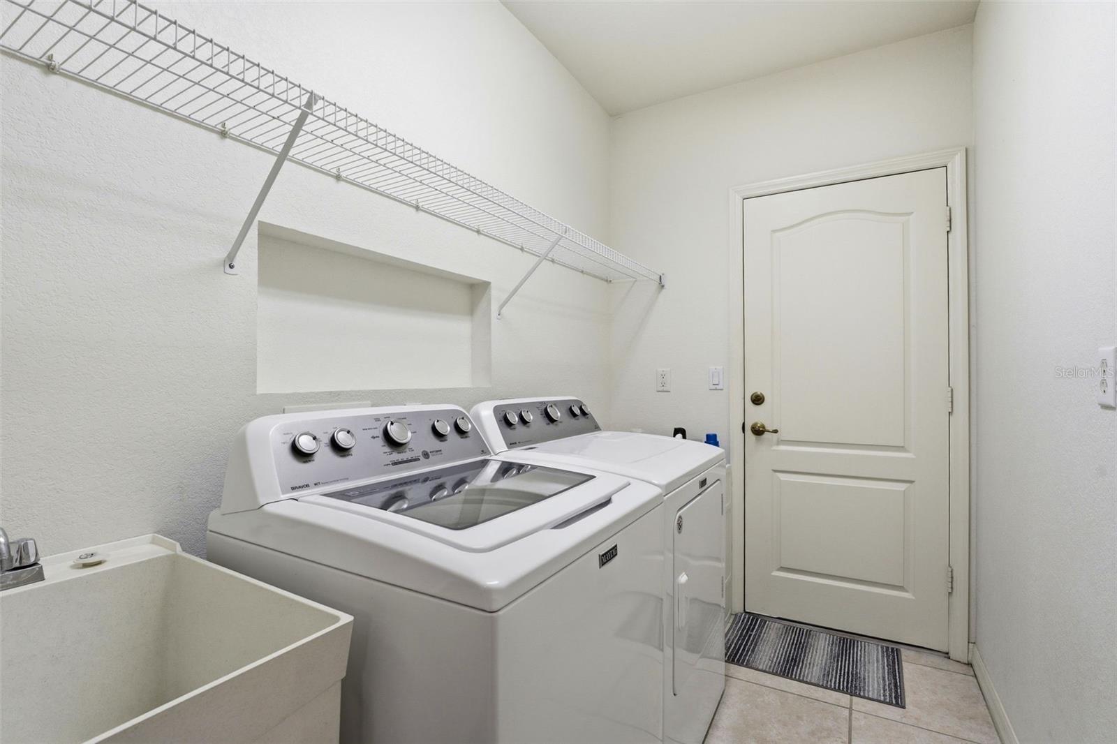 VISTA DEL LAGO - Residential