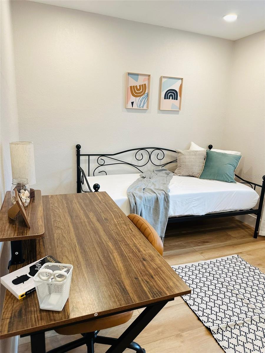 WEST PORT - Residential Income