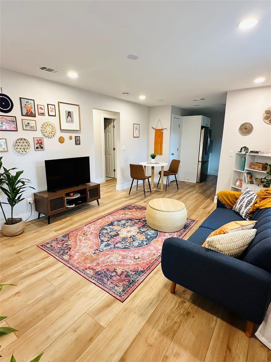 WEST PORT - Residential Income