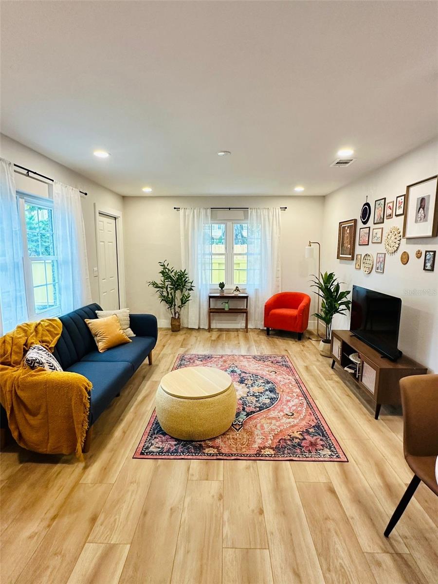 WEST PORT - Residential Income