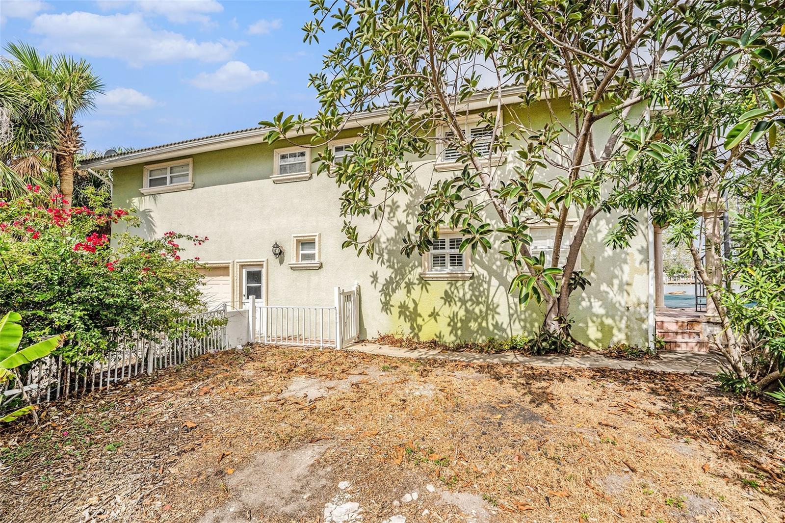 BAHIA SHORES 1ST ADD - Residential