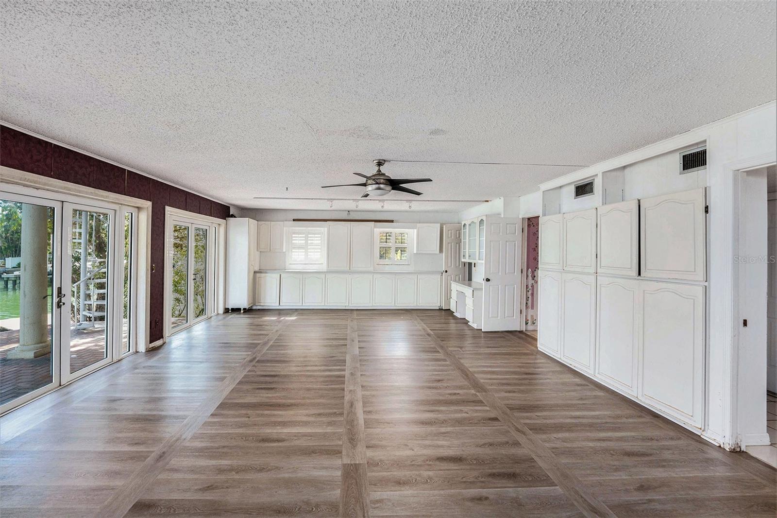 BAHIA SHORES 1ST ADD - Residential