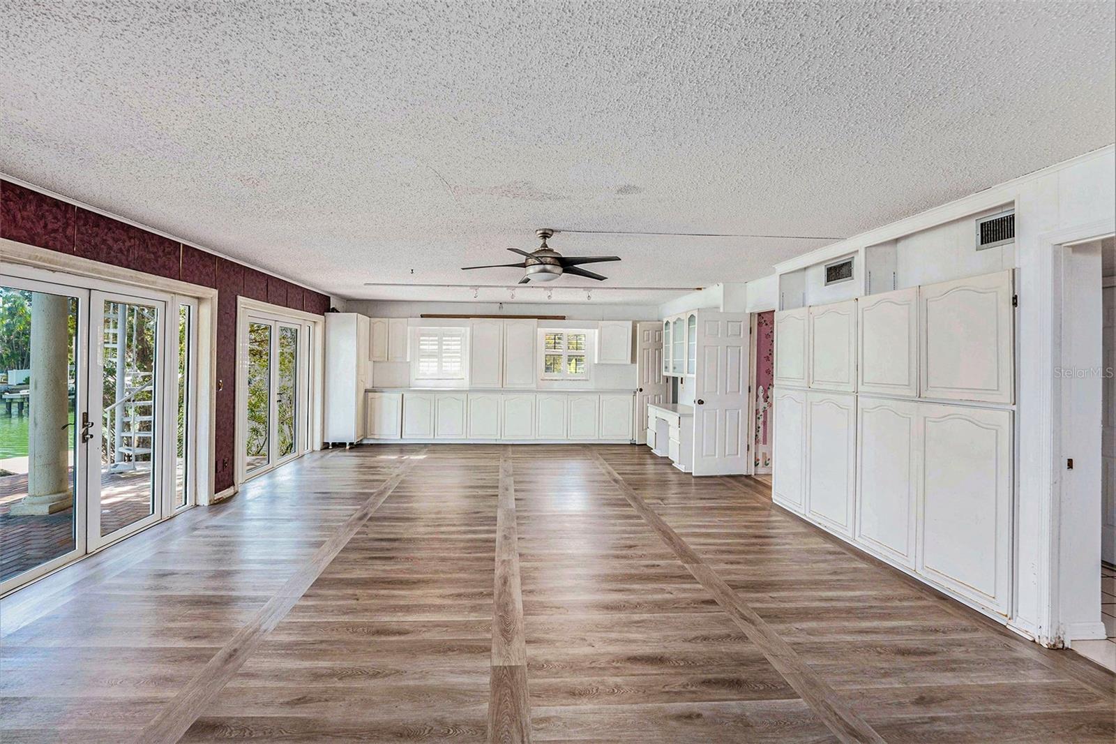 BAHIA SHORES 1ST ADD - Residential