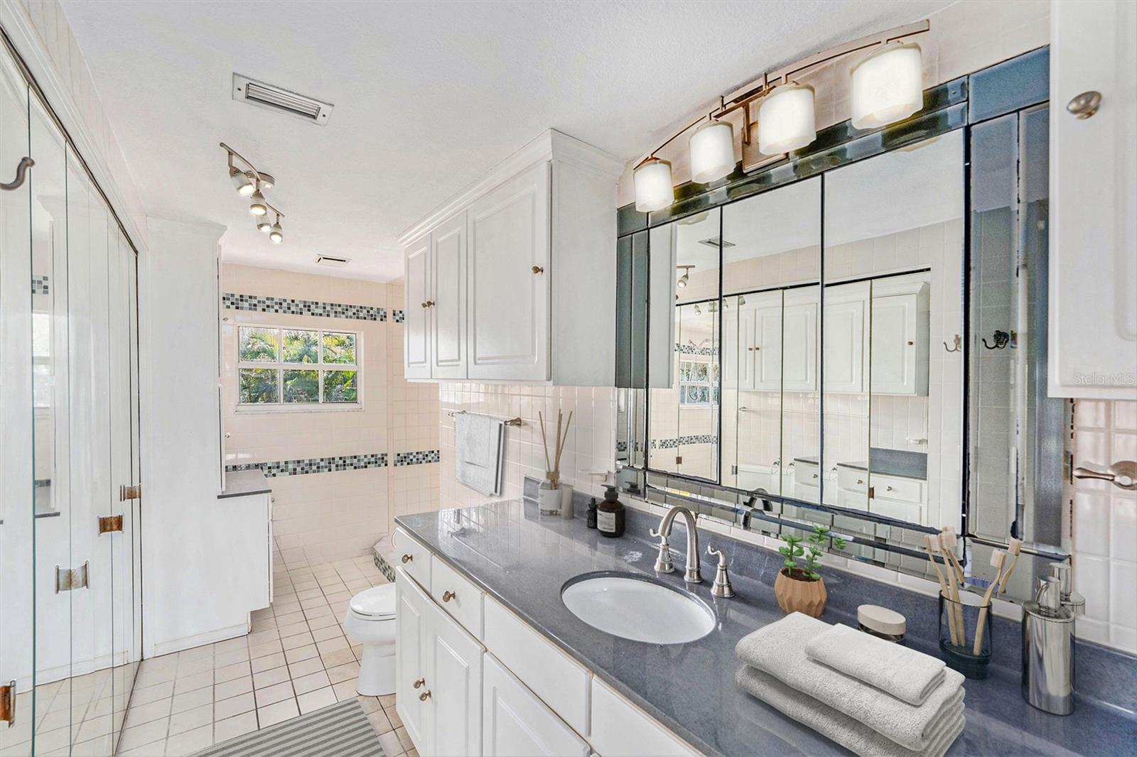 BAHIA SHORES 1ST ADD - Residential