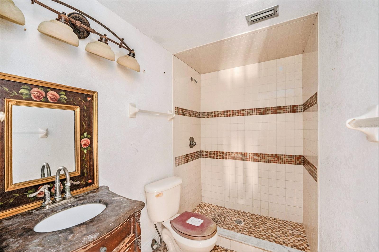 BAHIA SHORES 1ST ADD - Residential