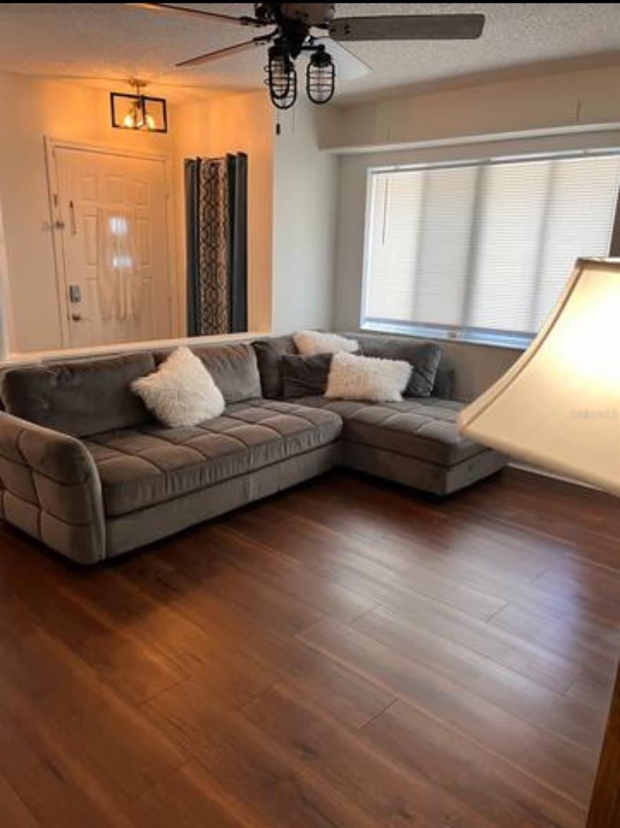 GARDEN VILLAS CONDO PH 01 - Residential