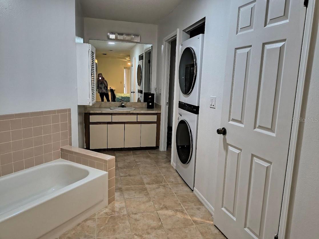 GARDEN VILLAS CONDO PH 01 - Residential