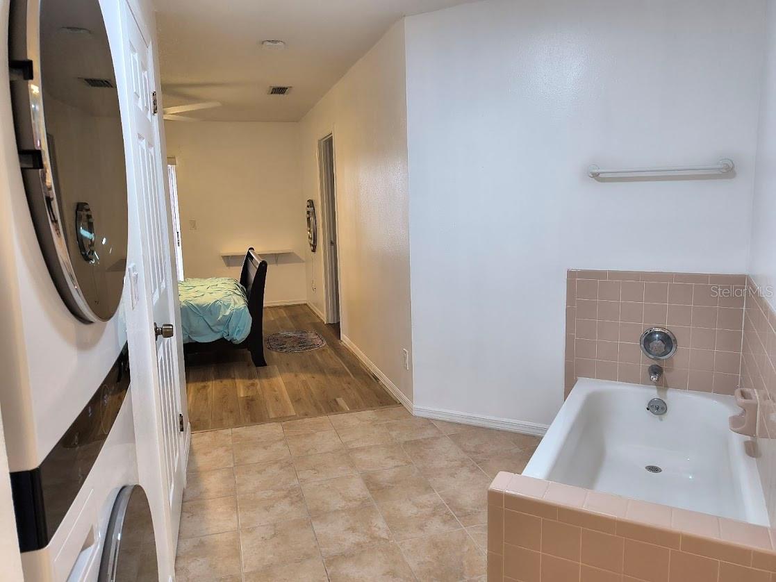 GARDEN VILLAS CONDO PH 01 - Residential