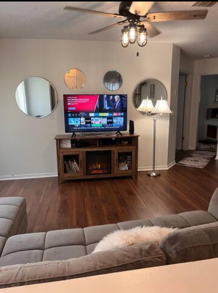 GARDEN VILLAS CONDO PH 01 - Residential