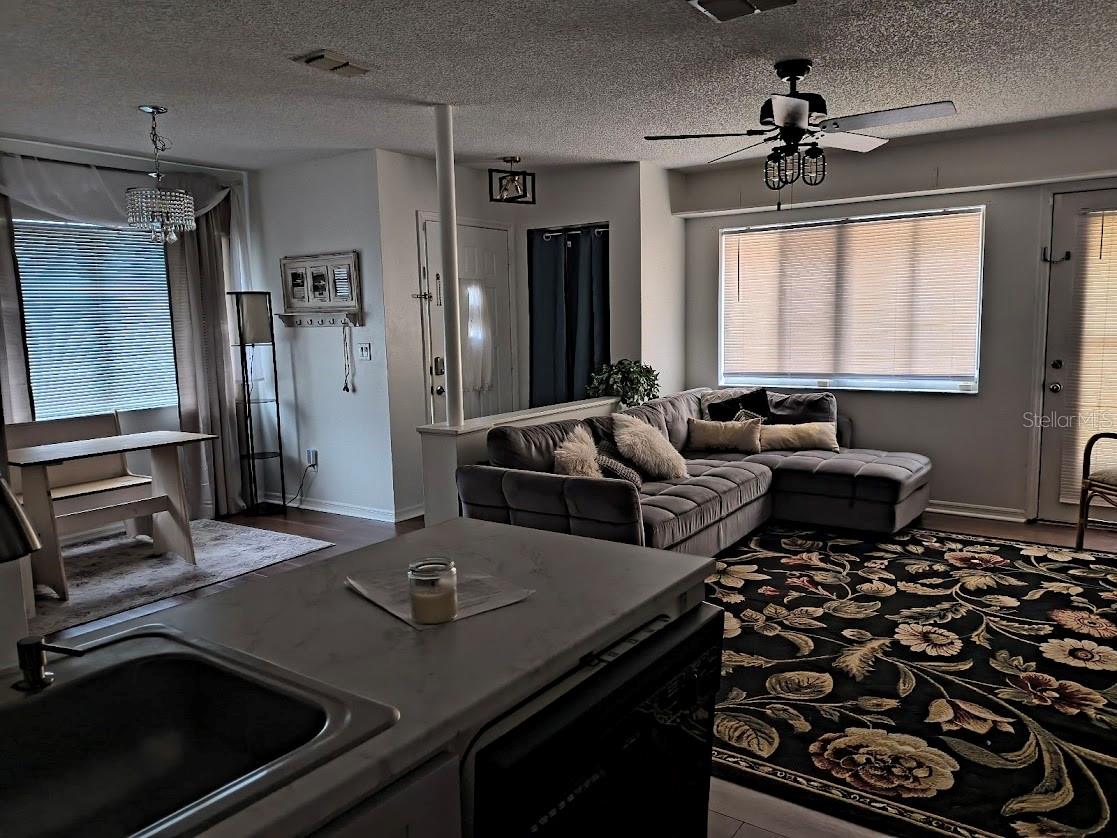 GARDEN VILLAS CONDO PH 01 - Residential