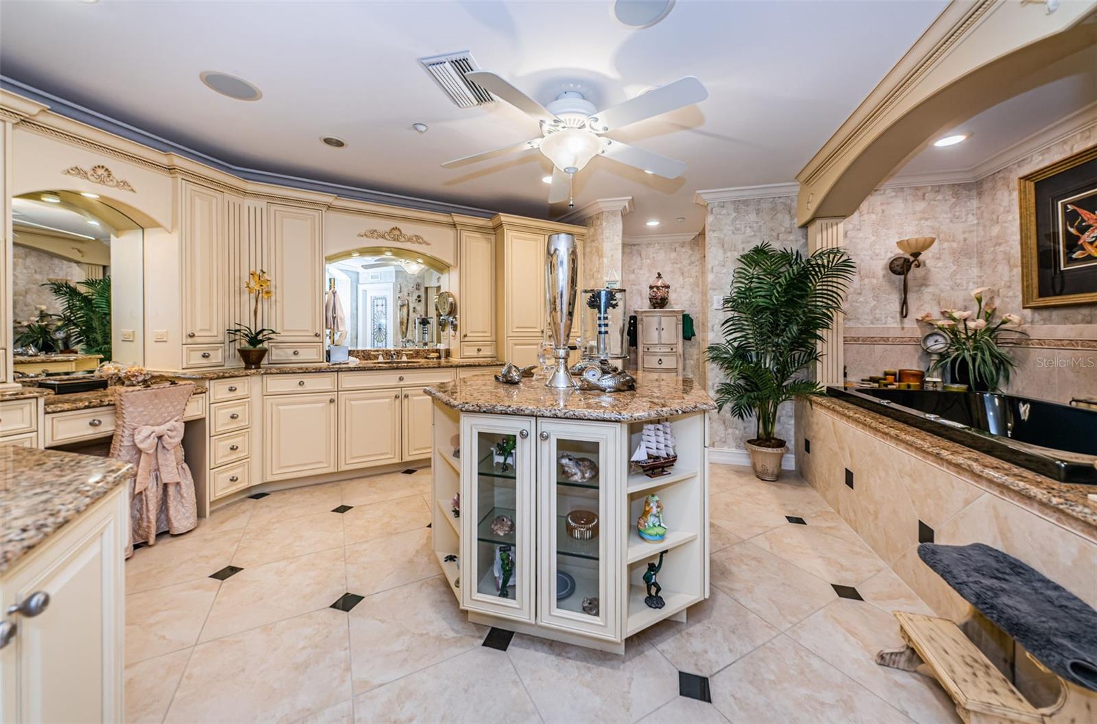 BELLA MARGUERITE CONDO - Residential