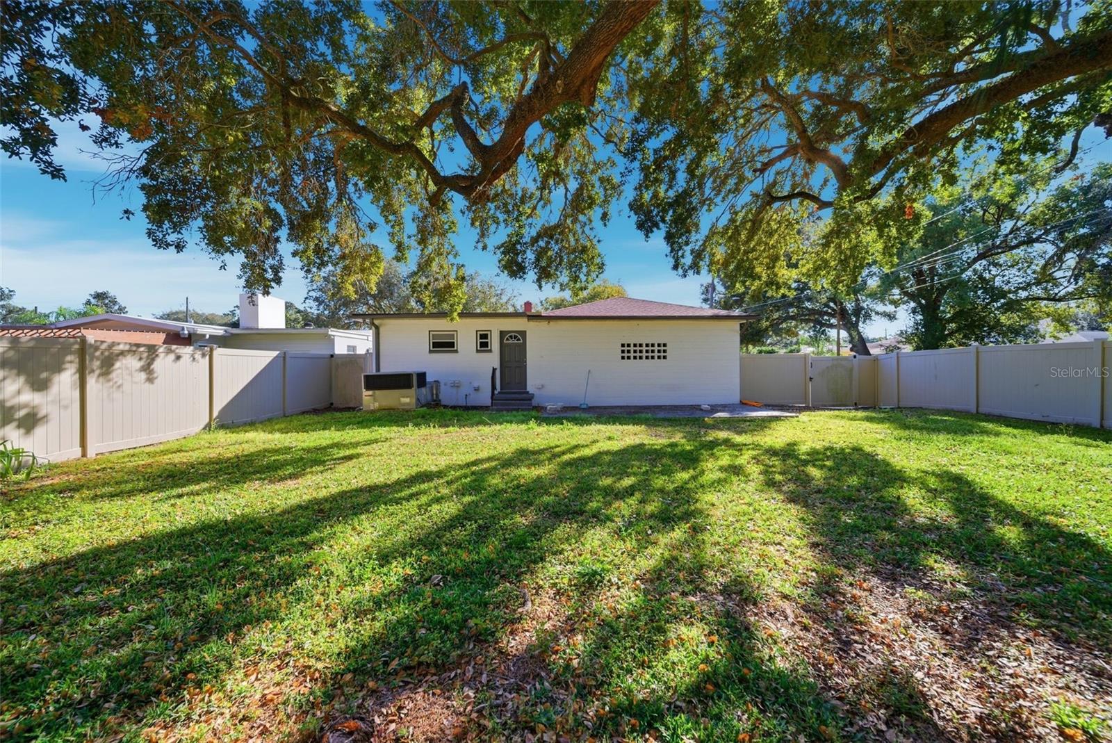 TOLAR TERRACE - Residential