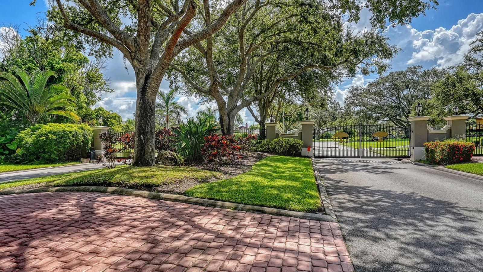 BENEVA OAKS - Residential