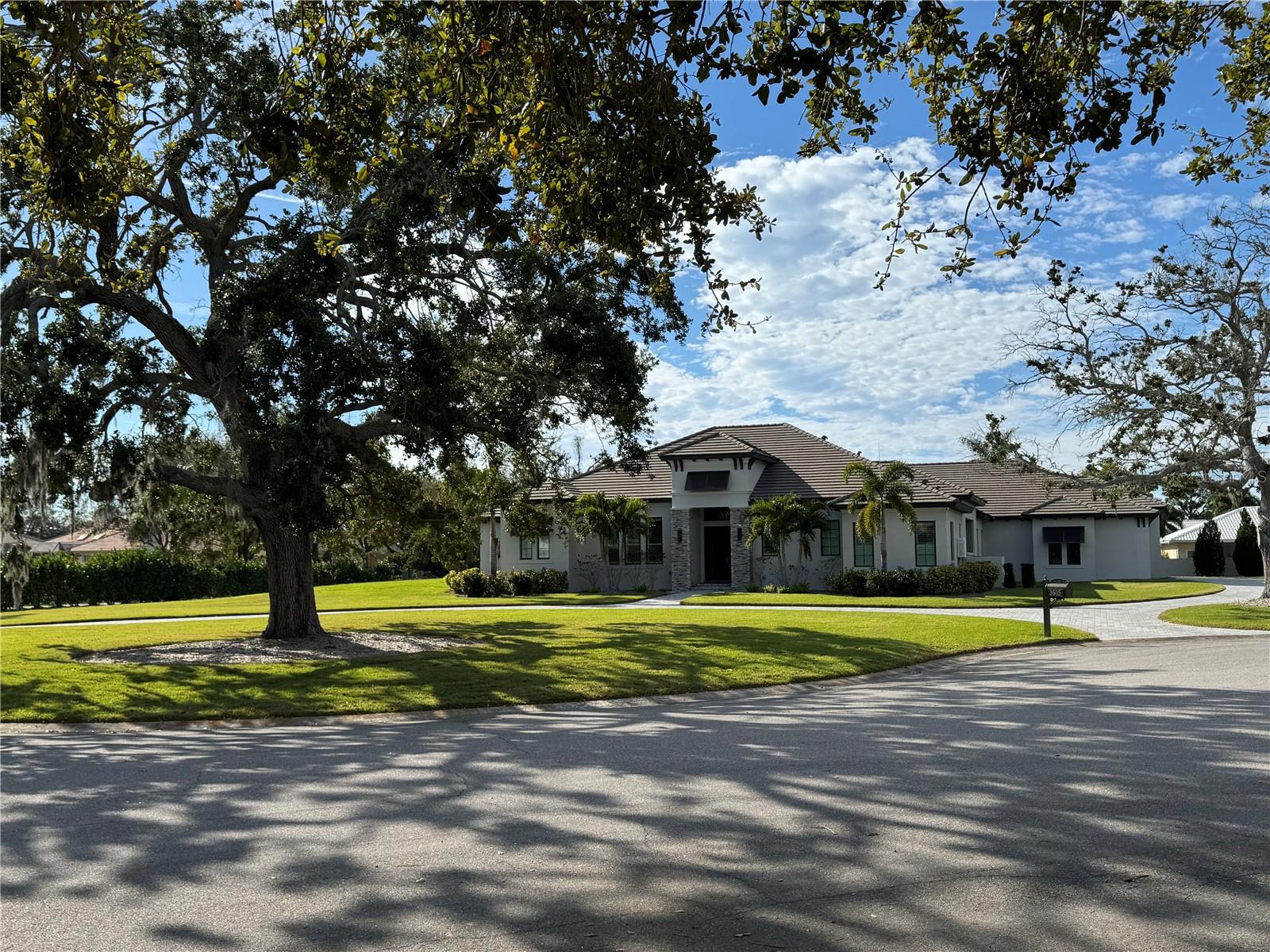 3605 BENEVA OAKS CIRCLE