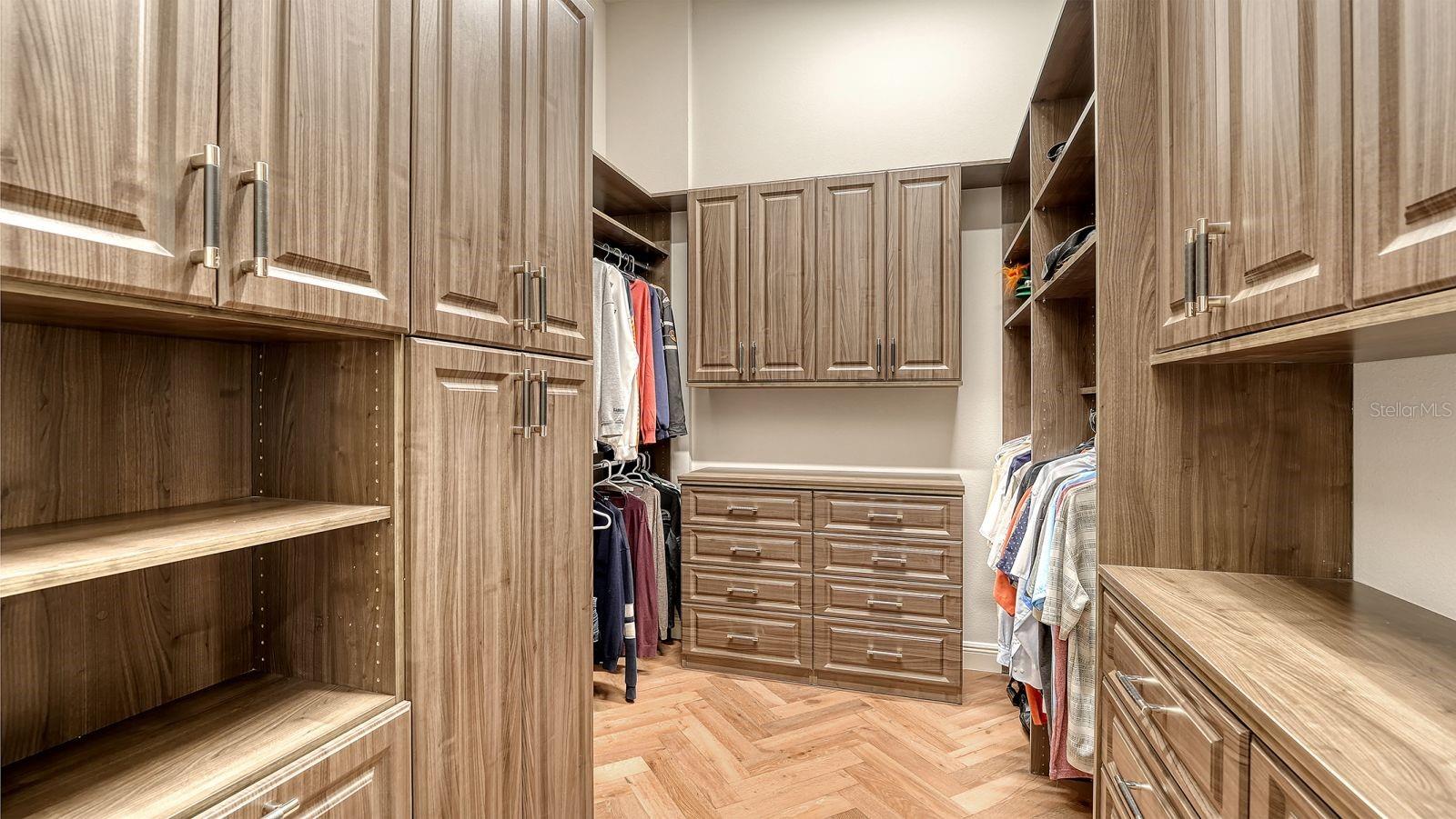 BENEVA OAKS - Residential