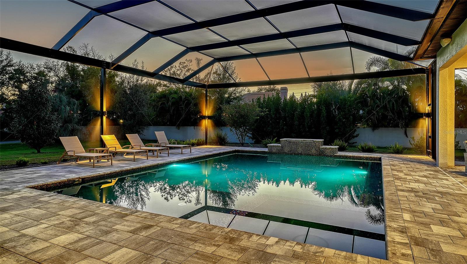 BENEVA OAKS - Residential