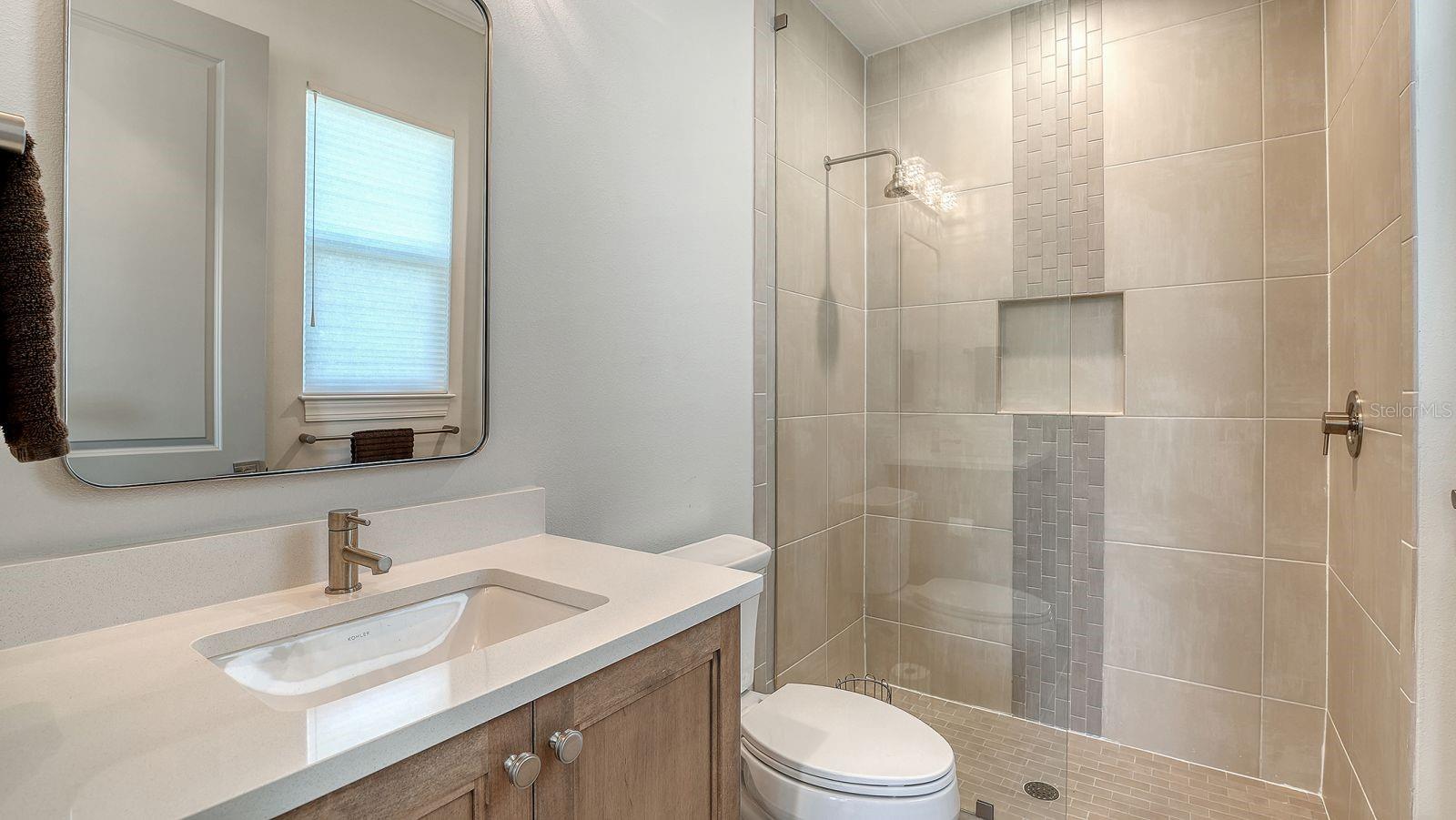 BENEVA OAKS - Residential