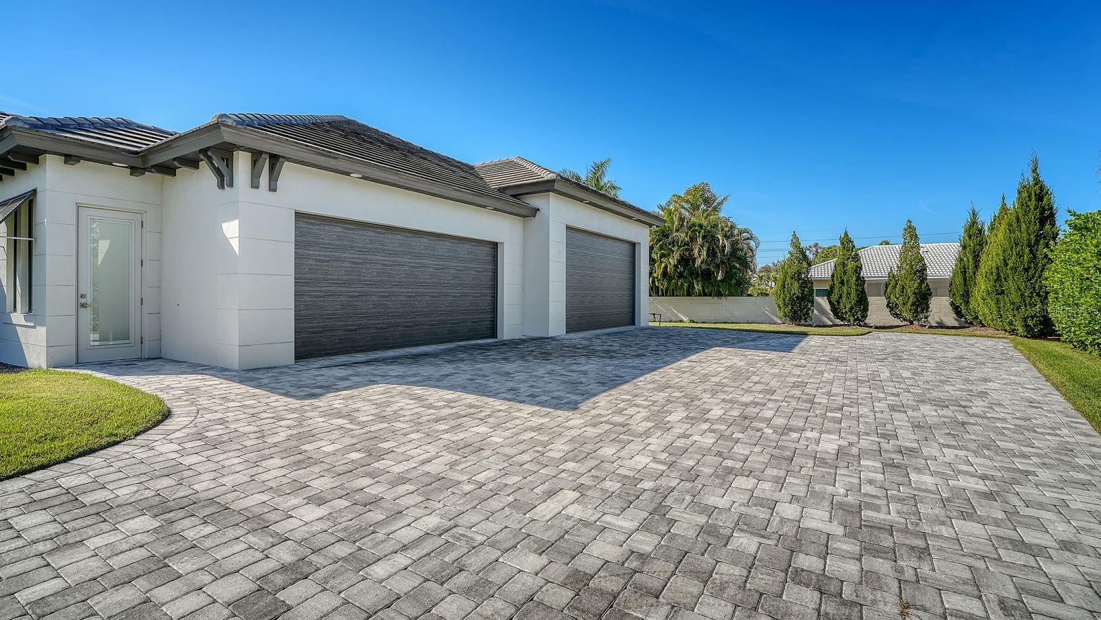 BENEVA OAKS - Residential