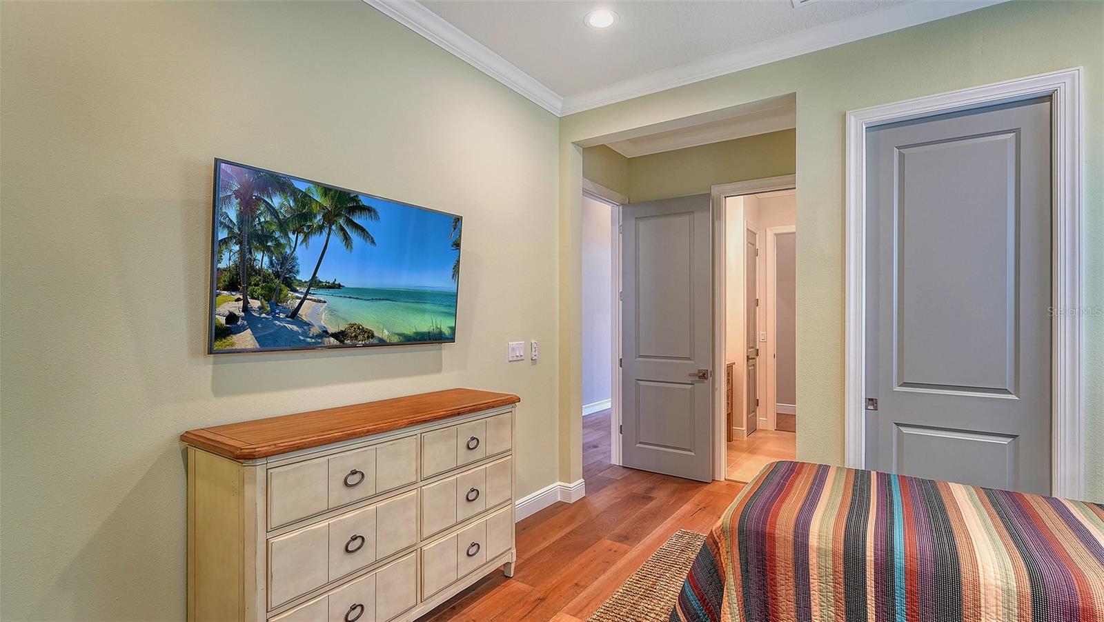 BENEVA OAKS - Residential