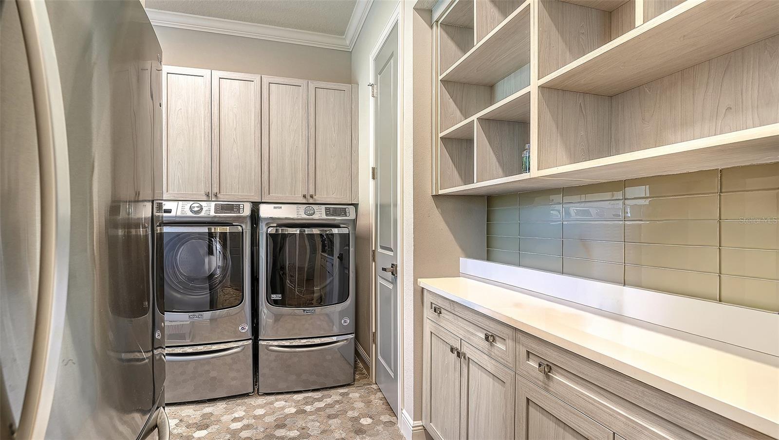 BENEVA OAKS - Residential